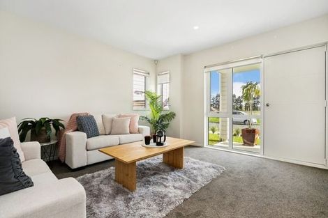 Photo of property in 33 Leaver Place, Weymouth, Auckland, 2103