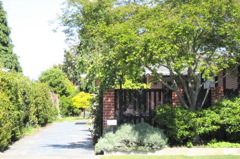 Photo of property in 1/12 Gleneagles Terrace, Ilam, Christchurch, 8053