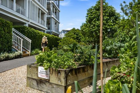 Photo of property in 76 Rewa Rewa Lane, Orewa, 0931