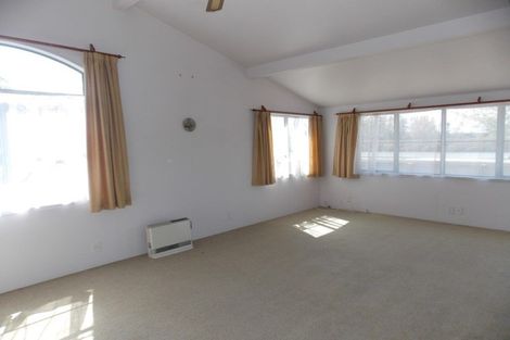 Photo of property in 1 Saint Georges Gate, Whanganui, 4500