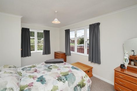 Photo of property in 50 Pitcairn Crescent, Bryndwr, Christchurch, 8053