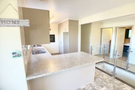 Photo of property in 11 Gladys Avenue, Glenfield, Auckland, 0629