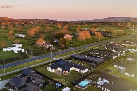 Photo of property in 129 Saint Kilda Road, Cambridge, 3434