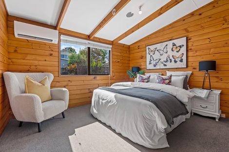 Photo of property in 5 Elizabeth Drive, West Harbour, Auckland, 0618