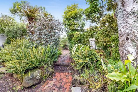 Photo of property in 150 Wirihana Road, Hawera, 4674