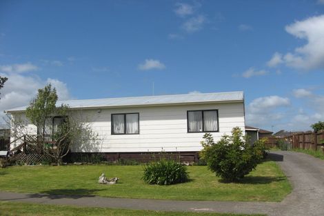 Photo of property in 2/24 Templeton Place, Clendon Park, Auckland, 2103