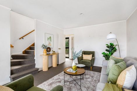 Photo of property in 21 Ladbrooke Drive, Newlands, Wellington, 6037