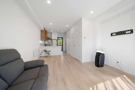 Photo of property in 132 Tiriwa Drive, Massey, Auckland, 0614