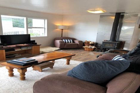 Photo of property in 17a Scott Road, Stanmore Bay, Whangaparaoa, 0932