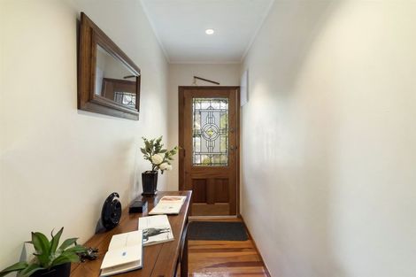 Photo of property in 43 Newhaven Terrace, Mairangi Bay, Auckland, 0630