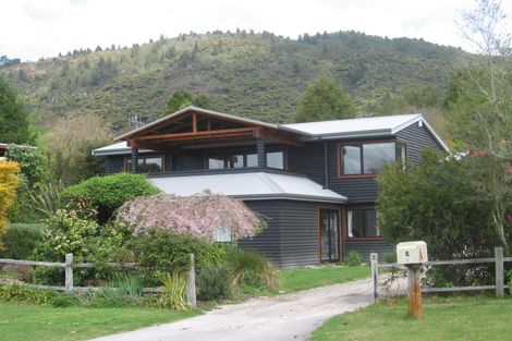 Photo of property in 3 Benn Road, Lake Okareka, Rotorua, 3076
