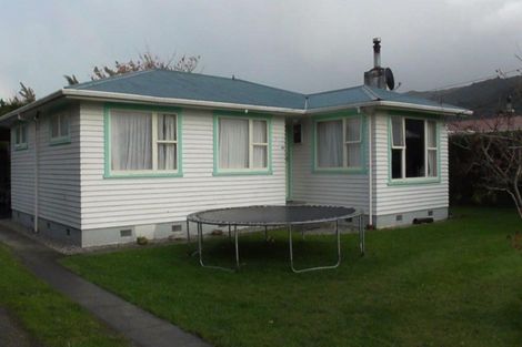 Photo of property in 70 Brandon Street, Featherston, 5710