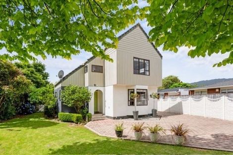 Photo of property in 261 Te Moana Road, Waikanae, 5036