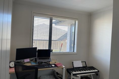 Photo of property in 1 Verdot Close, Kumeu, 0810