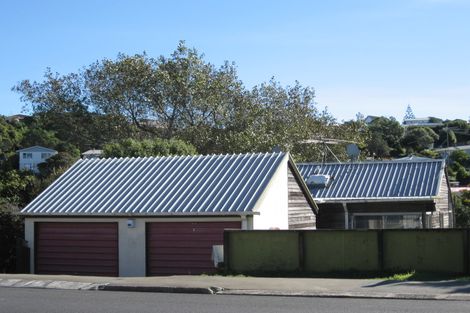 Photo of property in 191a Newlands Road, Newlands, Wellington, 6037