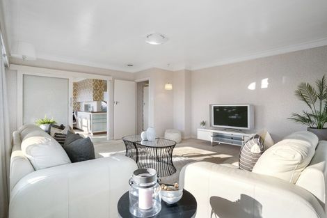 Photo of property in 25 The Crest, Sunnyhills, Auckland, 2010