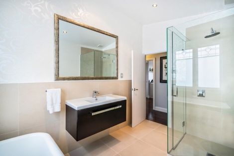 Photo of property in 5 Sentinel Road, Herne Bay, Auckland, 1011