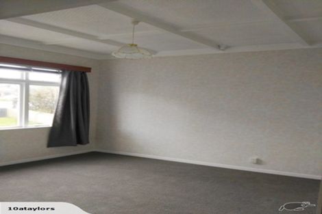 Photo of property in 15 Huia Road, Point Chevalier, Auckland, 1022