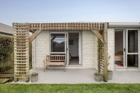 Photo of property in 3 Taioma Close, Papamoa, 3118