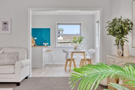 Photo of property in 19 Taupo Avenue, Mount Maunganui, 3116