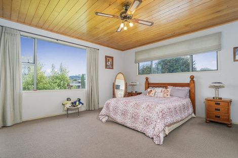 Photo of property in 16 Endeavour Place, Cooks Beach, Whitianga, 3591