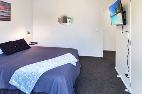 Photo of property in 22 Holben Parade, Foxton Beach, Foxton, 4815