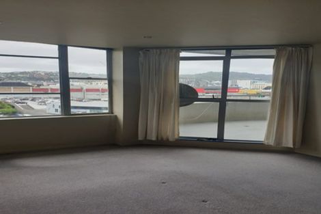 Photo of property in Grandstand Apartments, 11/80 Kent Terrace, Mount Victoria, Wellington, 6011