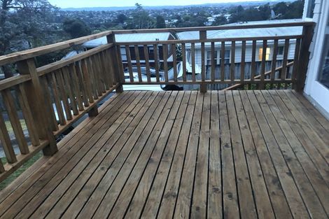 Photo of property in 1/33 Roberts Road, Glenfield, Auckland, 0629