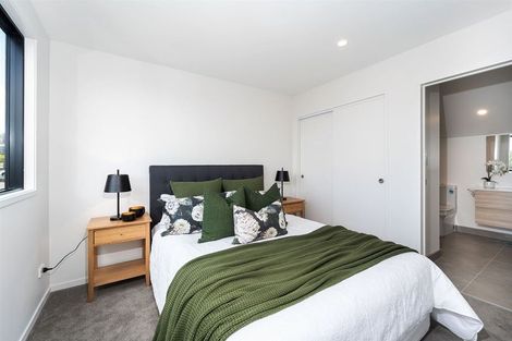 Photo of property in 5/8 Chivalry Road, Glenfield, Auckland, 0629