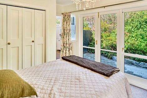 Photo of property in 68 Cheviot Road, Lowry Bay, Lower Hutt, 5013