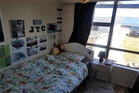 Photo of property in 15 Sunset Parade, Plimmerton, Porirua, 5026