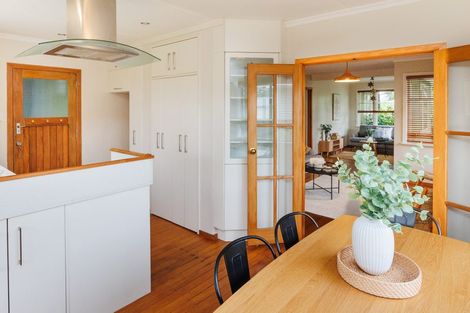 Photo of property in 27 Waterloo Crescent, Hokowhitu, Palmerston North, 4410