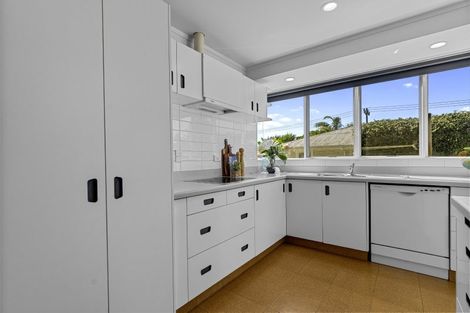 Photo of property in 2 Upland Street, Brookfield, Tauranga, 3110