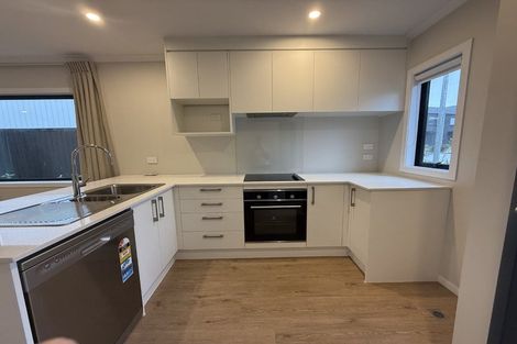 Photo of property in 2/125b Metcalfe Road, Ranui, Auckland, 0612