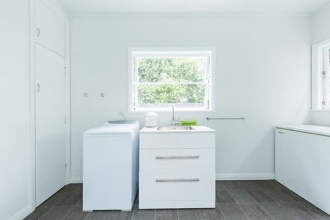 Photo of property in 546 Featherston Street, Roslyn, Palmerston North, 4414