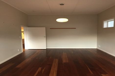 Photo of property in 108 Oriental Parade, Oriental Bay, Wellington, 6011