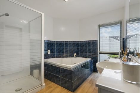 Photo of property in 19 Perotti Place, Conifer Grove, Takanini, 2112