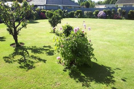 Photo of property in 107 Grimseys Road, Redwood, Christchurch, 8051
