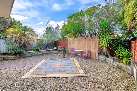 Photo of property in 16 Brittany Drive, Henderson, Auckland, 0612