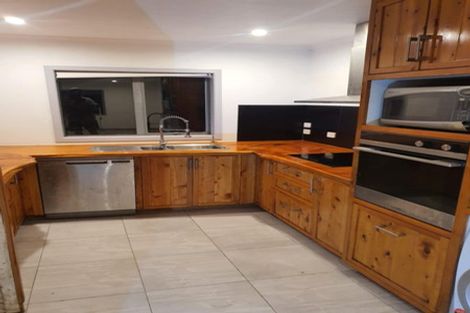 Photo of property in 198 Glengarry Road, Glen Eden, Auckland, 0602