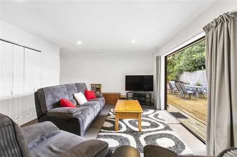 Photo of property in 17a Callis Avenue, Opaheke, Papakura, 2113