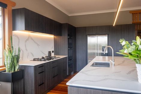 Photo of property in 11 Lawrence Road, Hospital Hill, Napier, 4110