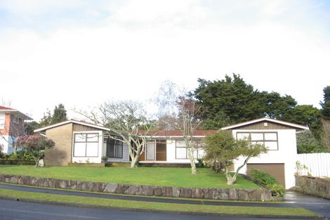 Photo of property in 9 Walpole Avenue, Hillpark, Auckland, 2102