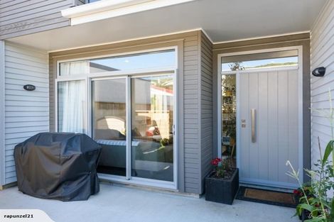 Photo of property in 8/59 The Parade, Island Bay, Wellington, 6023