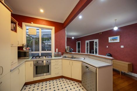 Photo of property in 8 Russell Street, Palmerston North, 4414