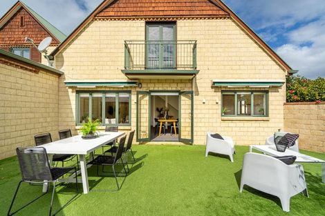 Photo of property in 4/52 Taharoto Road, Takapuna, Auckland, 0622