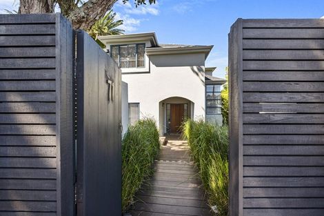 Photo of property in 1/71 Princes Street, Northcote Point, Auckland, 0627