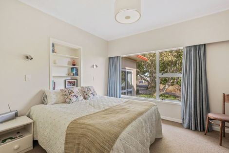 Photo of property in 305 Mangorei Road, Merrilands, New Plymouth, 4312