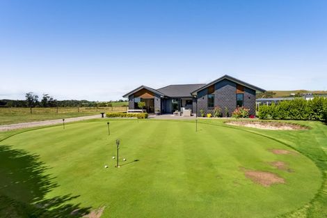 Photo of property in 8 Tikorangi Road East, Tikorangi, 4383