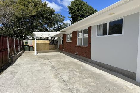 Photo of property in 2/8 Edgewater Drive, Pakuranga, Auckland, 2010